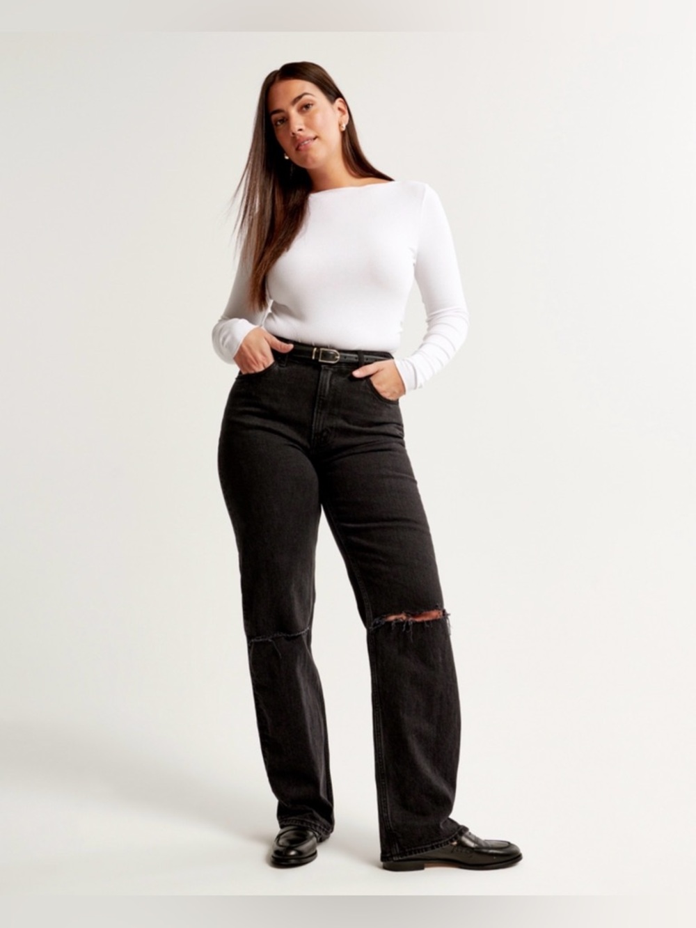 Abercrombie Women’s Distressed 90s High Rise Relaxed Black Jeans - Picture 3 of 8